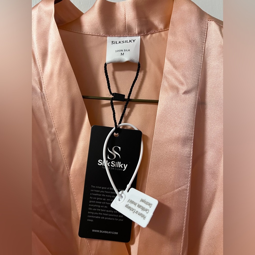 Silksilky Women's Silk Kimono Robe in Pink - Picture 5 of 5
